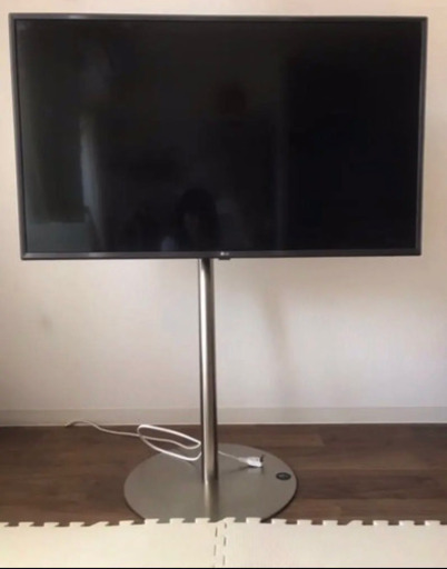 LG 43V型 液晶 4K対応(テレビのみ！元々付いてたスタンドはつけます)