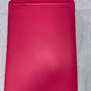 【純正】Apple iPad Pro 10.5用レザースリーブ　...