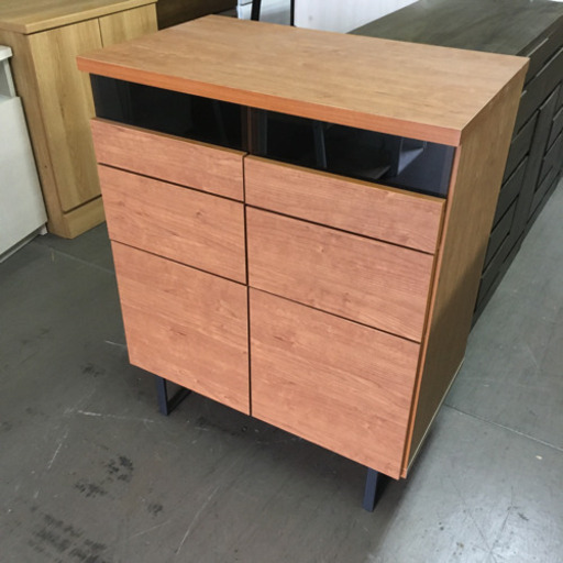 キャビネット　リビングボード　モダンデザイン　ミッドセンチュリー