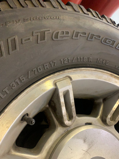 ハマーH2に履いてました。315/70R17
