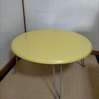 折りたたみ丸テーブル (イエロー)