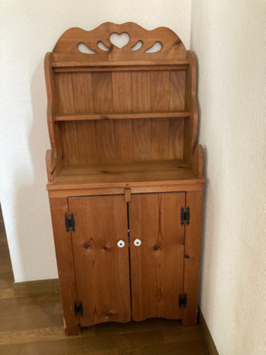 カントリー家具　カップボード