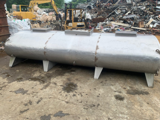 ステンレス製大型タンク　50万円