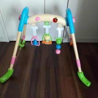 コンビ ベビージムの画像