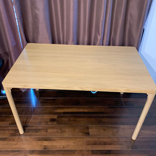 美品ダイニングテーブルの画像