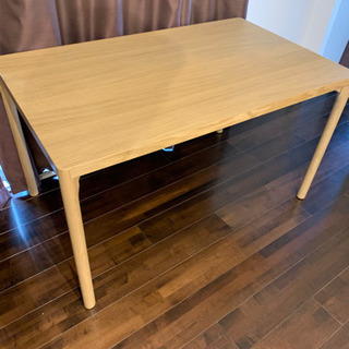 美品ダイニングテーブルの画像