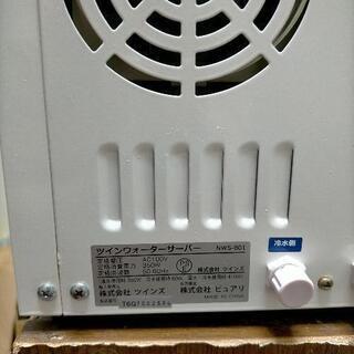 ウォーターサーバーと ライフボトル4L 4つの画像