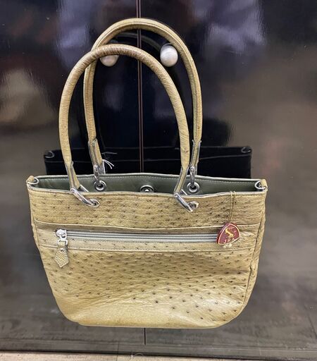 きまりました　中古　ハンドバック　オーストリッチ　緑