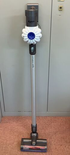 値下げ★中古★ダイソン　dyson v6 slim pro　コードレス掃除機　充電ケーブルあり　キズ・汚れ有り