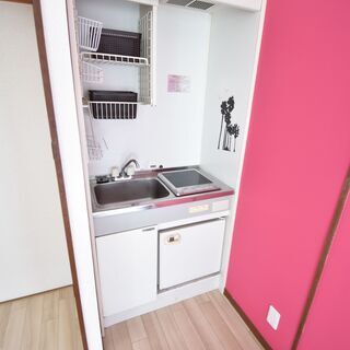 新宿まで30分！個室内にミニキッチン(1H1口コンロ）ミニ冷蔵庫付！エアコン付！女性専用シェアハウス！ - シェアハウス