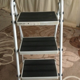 踏み台3段　LADDER STEPS LD3000