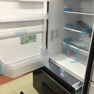 【店頭お渡しのみ】　⭐︎未使用品⭐︎ HITACHI（日立) 左開き３ドア冷蔵庫　まんなか野菜　RーＶ３８ＫＶＬ　３７５L  ２０２０年製　¥76,780(税込) 市内配送+¥3,000の画像