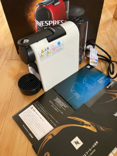 ネスプレッソ　カプセル73個付き　D30 エッセンサミニホワイト　2019年製