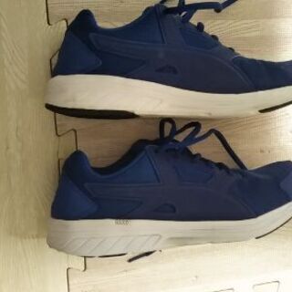 プーマランニングシューズの画像