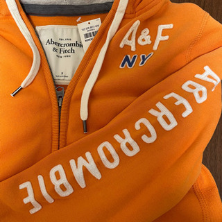 新品アバクロパーカー女性用