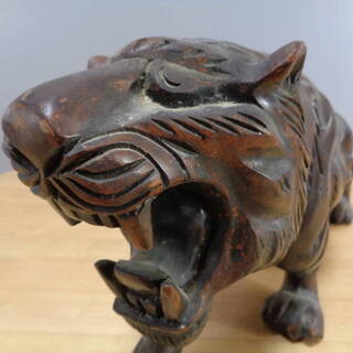 ☆★無料！ 木彫り 虎　寅 オブジェ 置物 レトロ彫刻 木製 インテリア トラ 全長６１ 高さ２５ ㎝位の画像