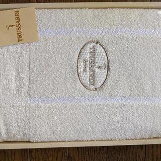 トラサルディ　バスタオル　新品