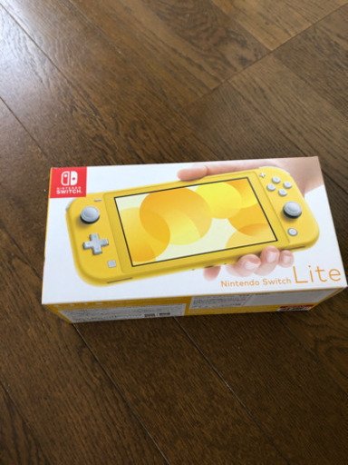 新品　Nintendo Switchライト　イエロー