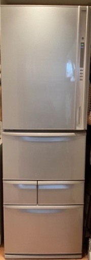TOSHIBA 427ℓ5ドア冷蔵庫　2010年モデル