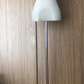 話しをしています。女性用トルソー　洋裁にいかがですか？