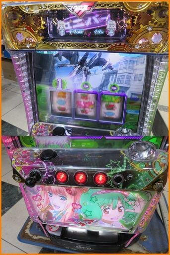  【引取限定】SANKYO パチスロ マクロスフロンティア2 スロット台 コイン不要機 台鍵・設定キー付 5号機 ART【小倉南区葛原
