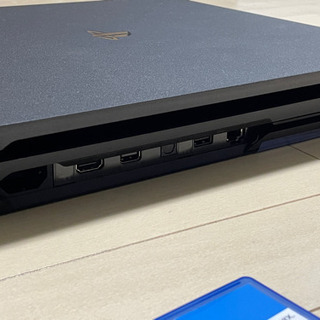 Playstation 4 Pro 4K 1TB CUH-7000B +ゲーム3本 + スタンドの画像