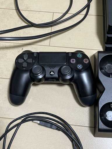Playstation 4 Pro 4K 1TB CUH-7000B +ゲーム3本 + スタンド