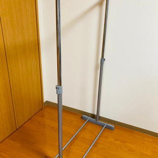 ニトリ　高さ調節ができるハンガーラックの画像