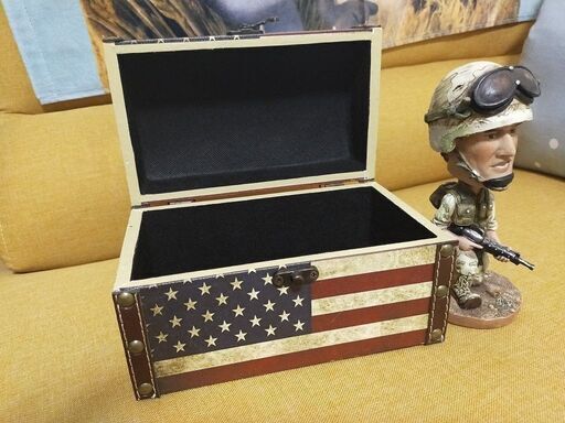 アメリカンな小物入れ、兵士の人形
