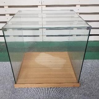 ショーケース　ガラス製品