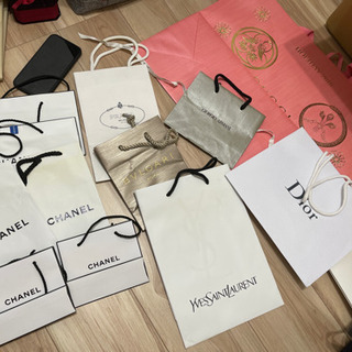 ブランド品の紙袋