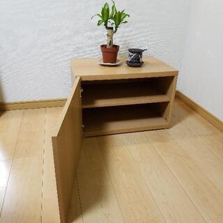 棚(扉つき)の画像