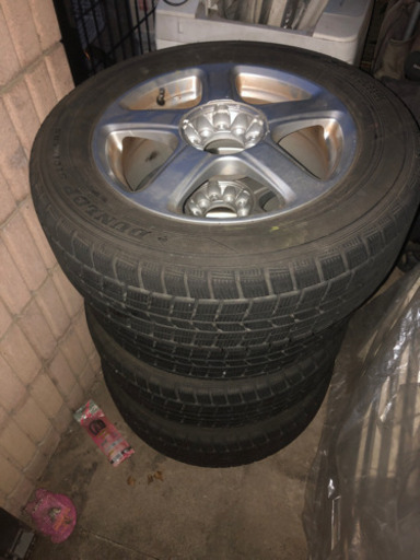 スタッドレスタイヤ　205/65R16