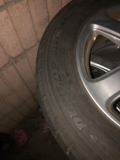 スタッドレスタイヤ　205/65R16