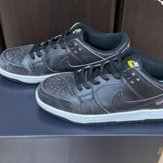 NIKESB スニーカーの画像