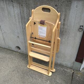 カトージの木製ハイチェア(子供用椅子)　 7ヶ月〜5歳用です。の画像