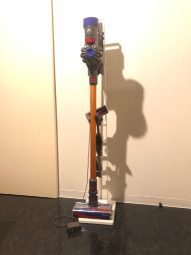 ※お取引中※【スタンド付】Dyson V8 Fluffy  ダイソン　掃除機　コードレス
