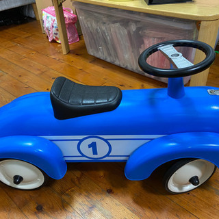ブリキの車