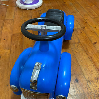 ブリキの車の画像