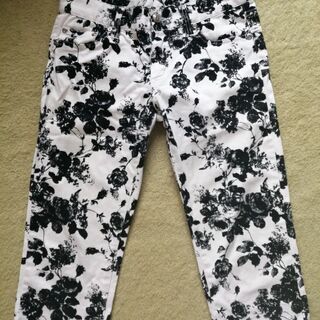スカート　パンツの画像