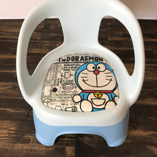【中古品】　受け渡し予定者有　あげます！子供用チェアー　ドラえもん柄