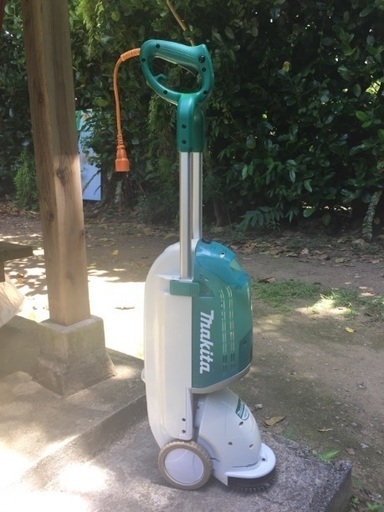 マキタ芝刈り機
