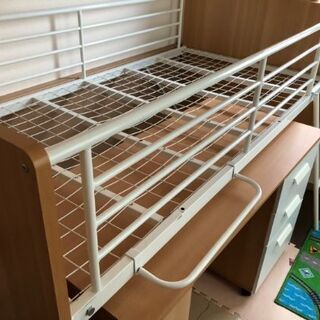 机収納付ベッドの画像