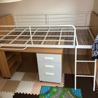 机収納付ベッド