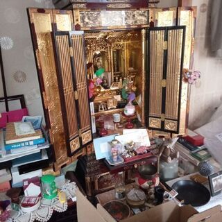 立派なお仏壇　17日(木)日中に取りに来てくれる方希望