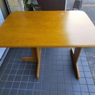 【着払い対応可能！！旧鹿児島市内送料無料】 リサイクルストアスターズ城西店ナフコ　二人掛け折りたたみダイニングテーブルの画像