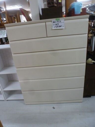 リサイクルショップのダイトーです。 おしゃれアイテム　お持ち帰り価格　白いタンス