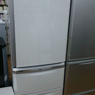 （お買い上げありがとうございます）三菱電機　3ドア冷蔵庫370L　2014年製　MR-C37X-W　高く買取るゾウ八幡東店の画像