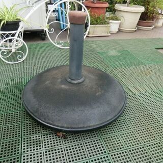 パラソルスタンド　　重量　27KG