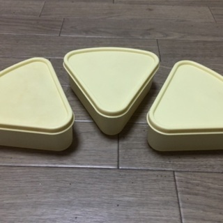 TUPPER WARE 三角の保存容器　3個セット＊
